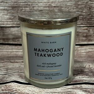 White Barn Mahogany Teakwood Candle - White